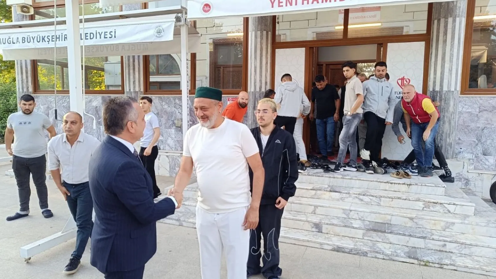 Fethiye'de Kurban Bayramı Namazı Yeni Camii'nde Kılındı: Diyanet İşleri Başkan Yardımcısı Osman Şahin'den Birlik Mesajı