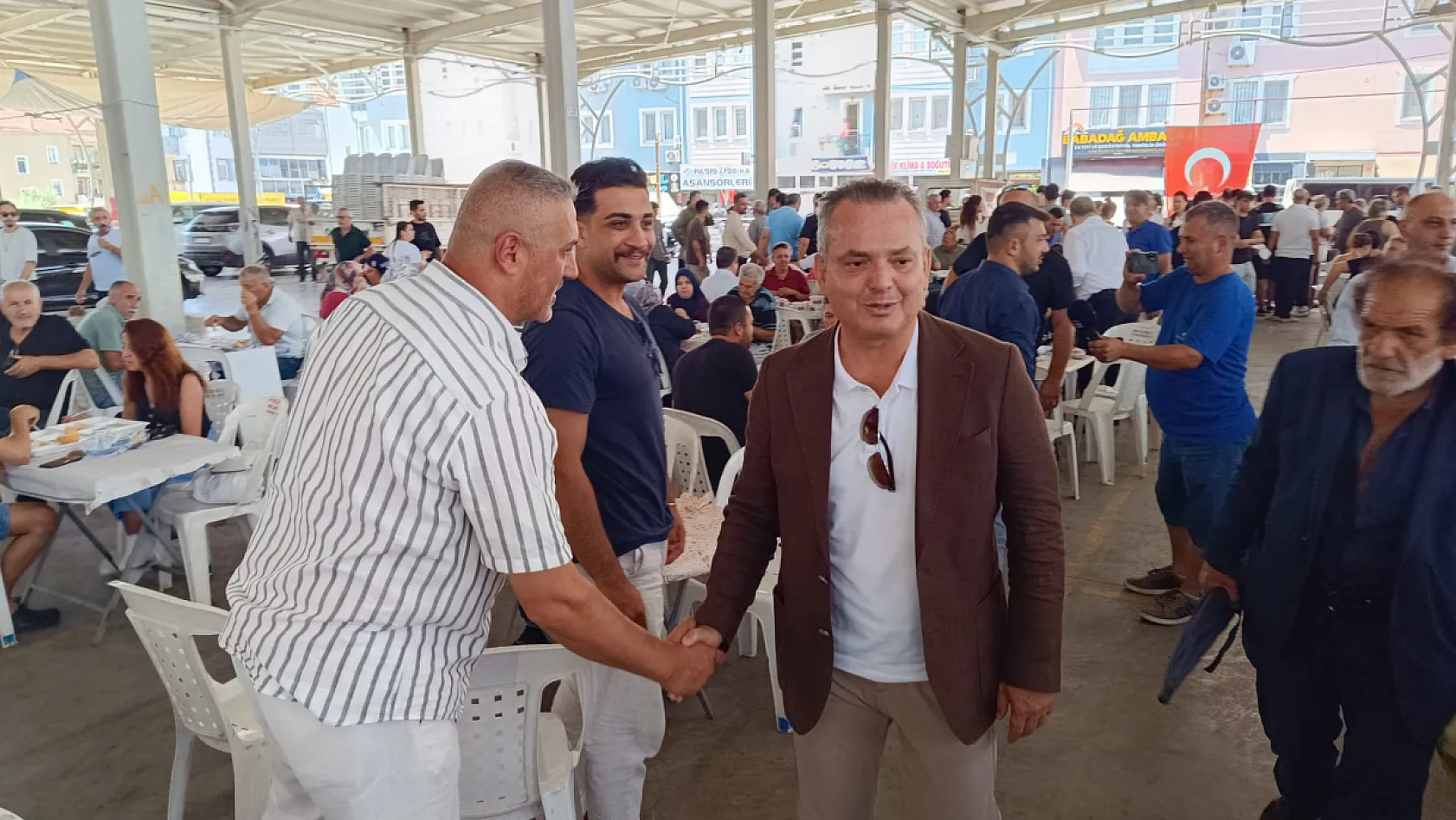 Fethiye'de Çıralı ailesinin mutlu günü öncesi geniş katılımlı buluşma