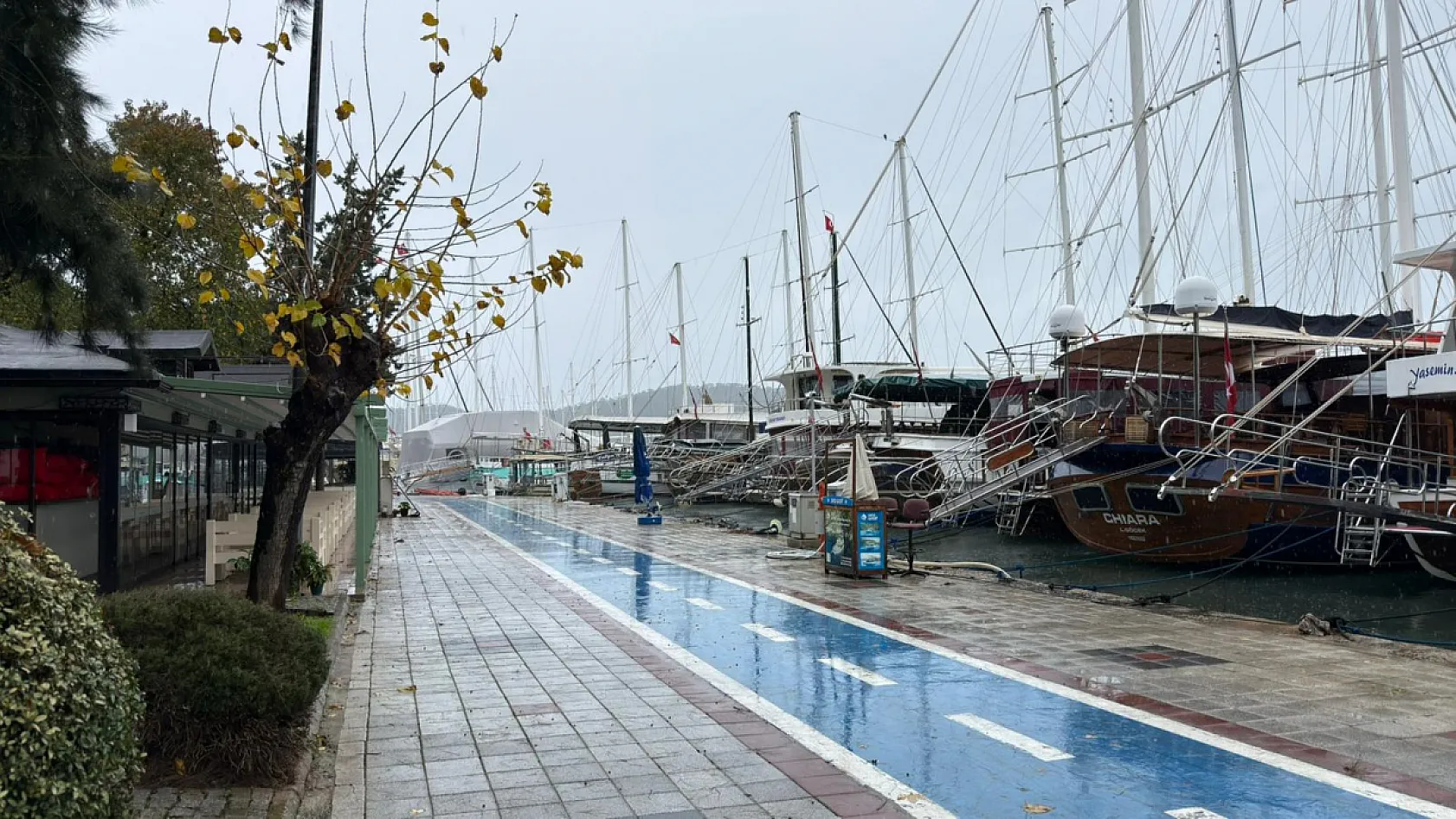 Fethiye'de sağanak yağış gün boyu devam edecek
