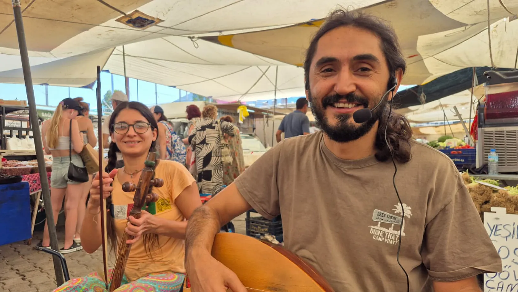 Fethiye Pazarı'nda 'Daimi Aşk' ile Amatör Müzik
