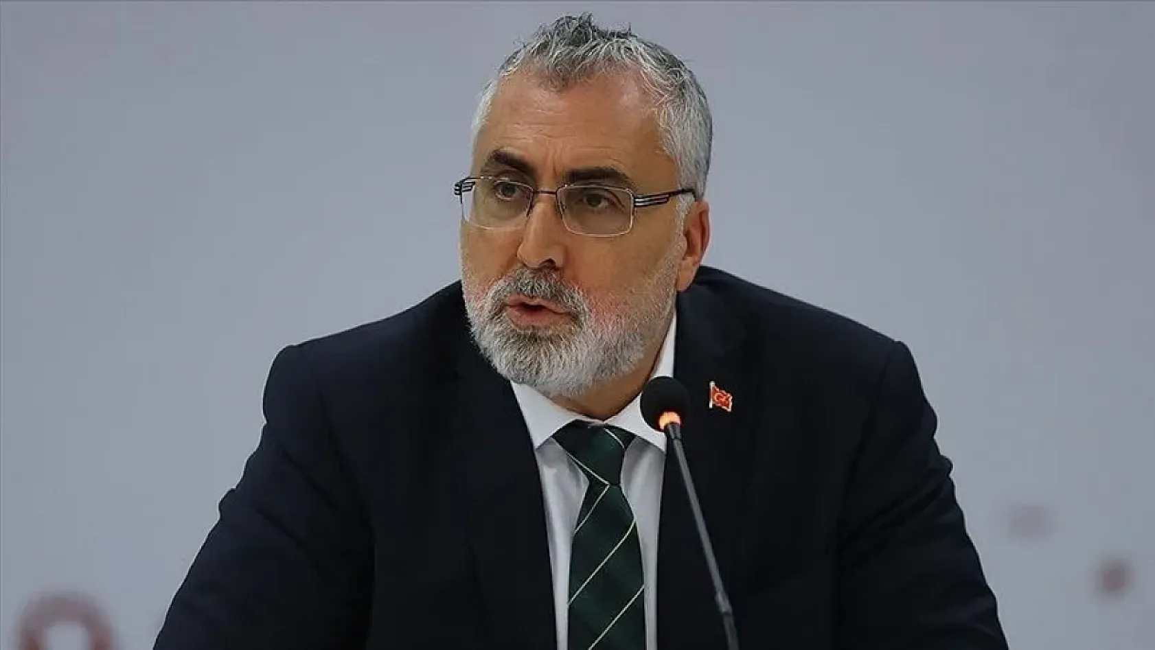 Bakan Işıkhan açıkladı: Emeklinin bayram ikramiyesine zam yolda, İşte masadaki olası rakamlar