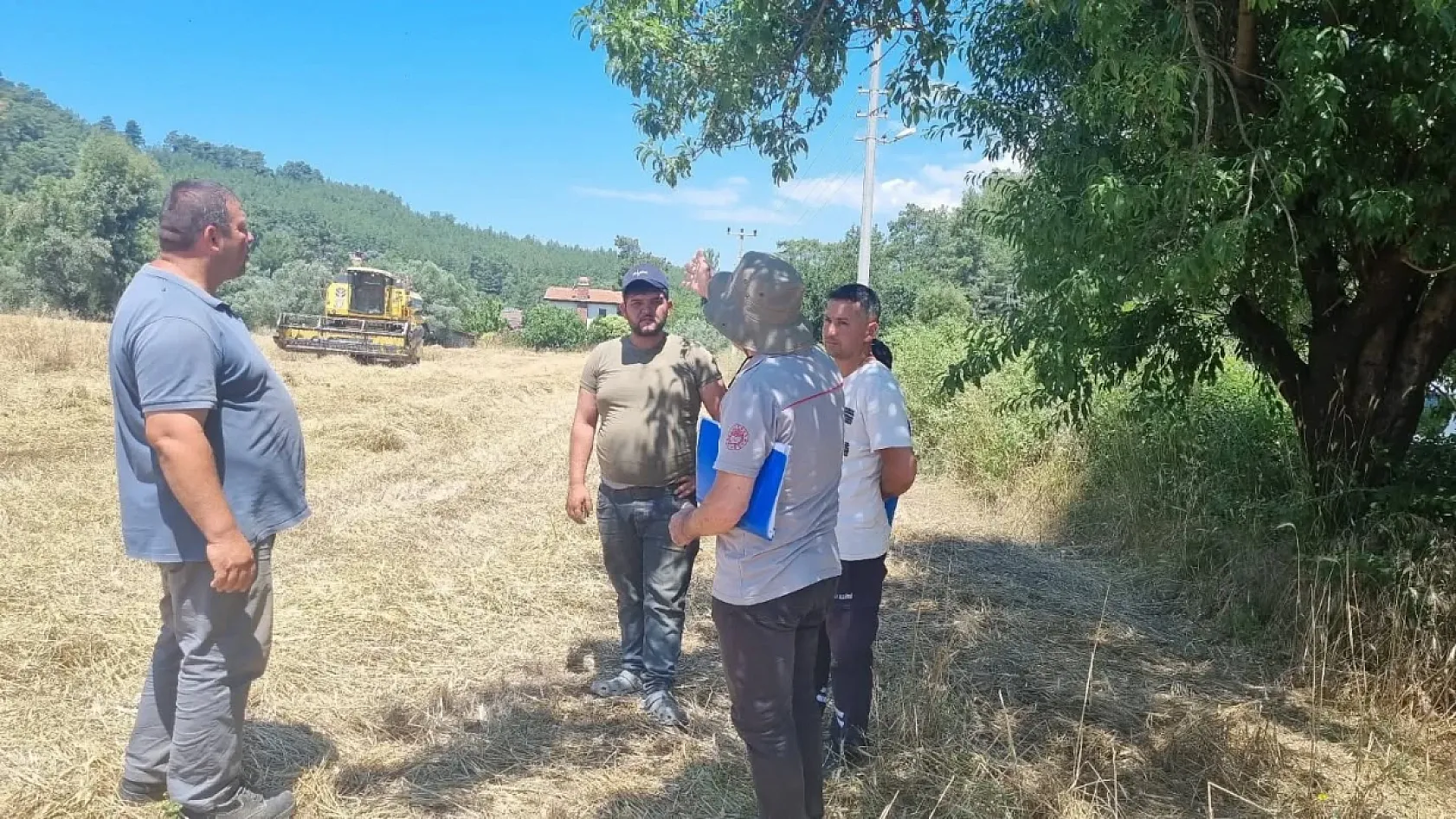 Fethiye'de Biçerdöver Kontrolleri ve Anız Yakma Yasağı Eğitimleri Sürüyor