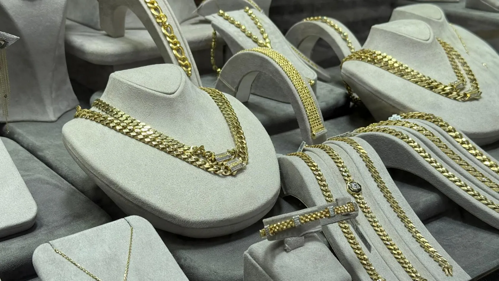 Fethiye Tufanlar Kuyumculuk: Altında Yükseliş Sürüyor, Vatandaş Kararsız