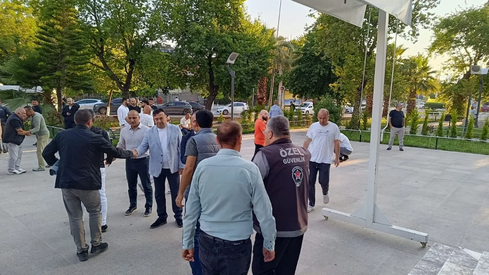 Fethiye'de Kurban Bayramı Namazı Yeni Camii'nde Kılındı: Diyanet İşleri Başkan Yardımcısı Osman Şahin'den Birlik Mesajı