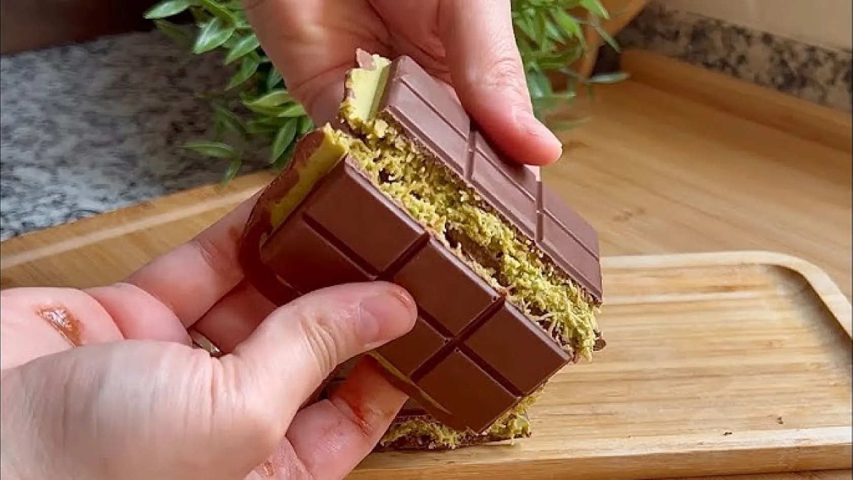 Fethiyeli Uzman Diyetisyen Gamze Arsal Sağlıklı Dubai Çikolata Tarifi Verdi