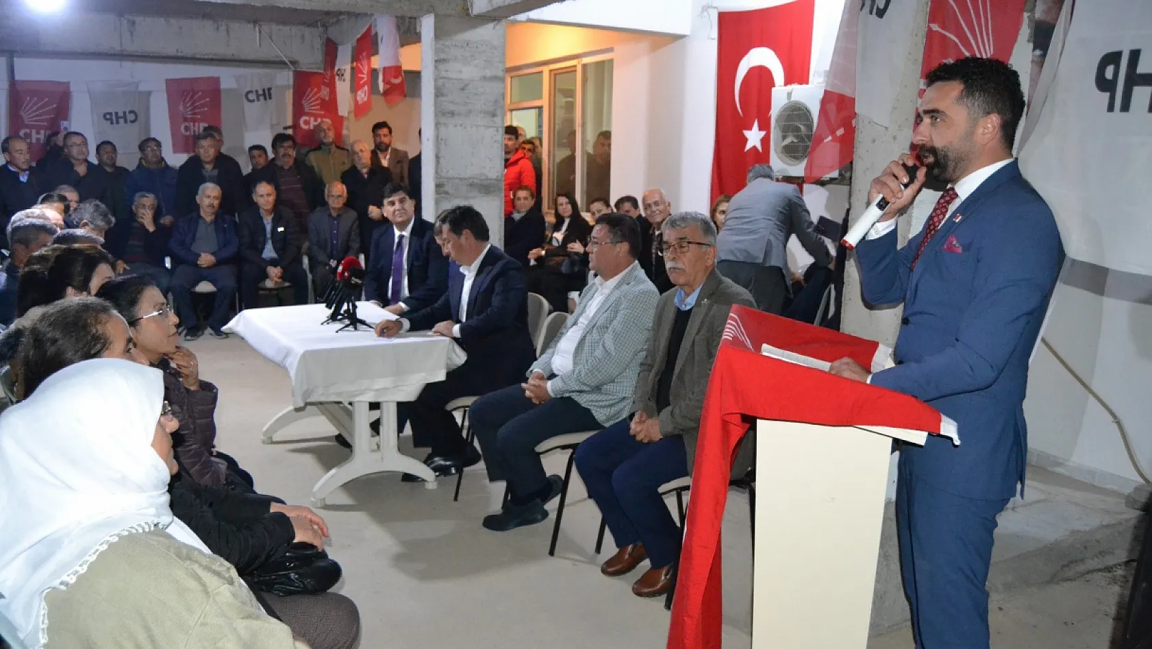 CHP'li Adaylar Seydikemer'de Partililerle Buluştu 