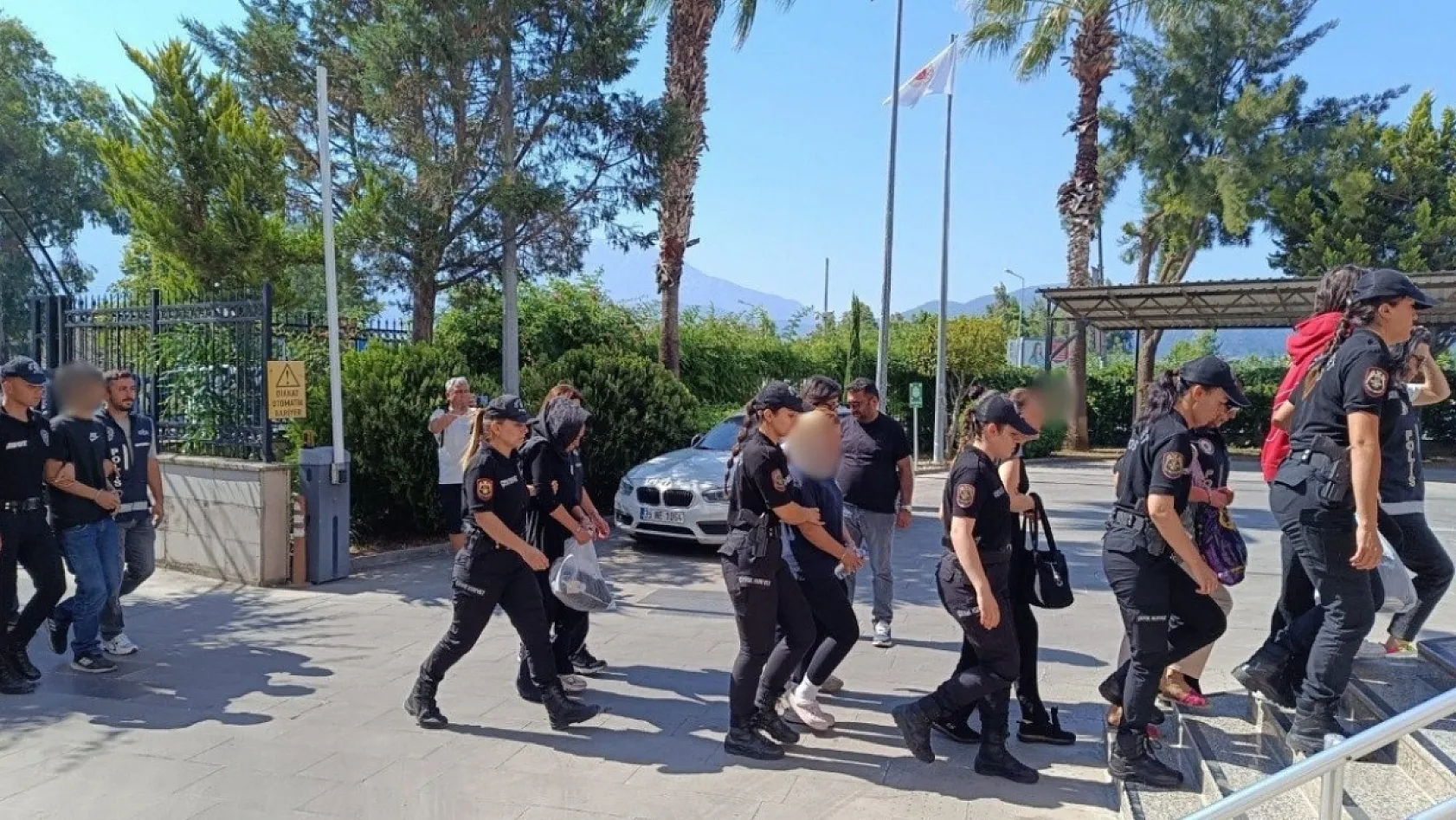 Fethiye'de 'Organize Suç Örgütü' operasyonu: 17 şüpheli adliyeye sevk edildi
