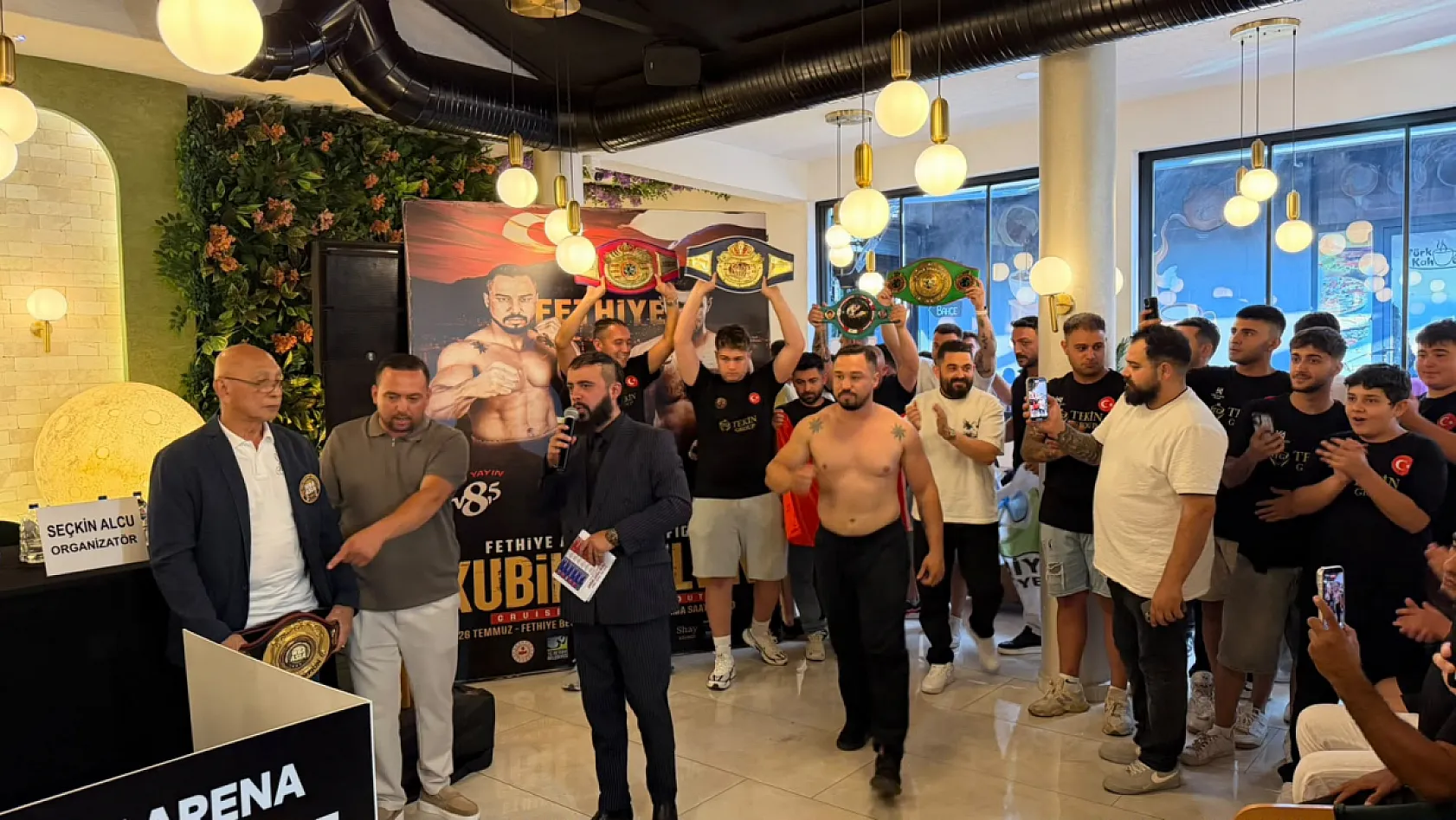 Fethiye'de Boks Gecesi İçin Geri Sayım Başladı