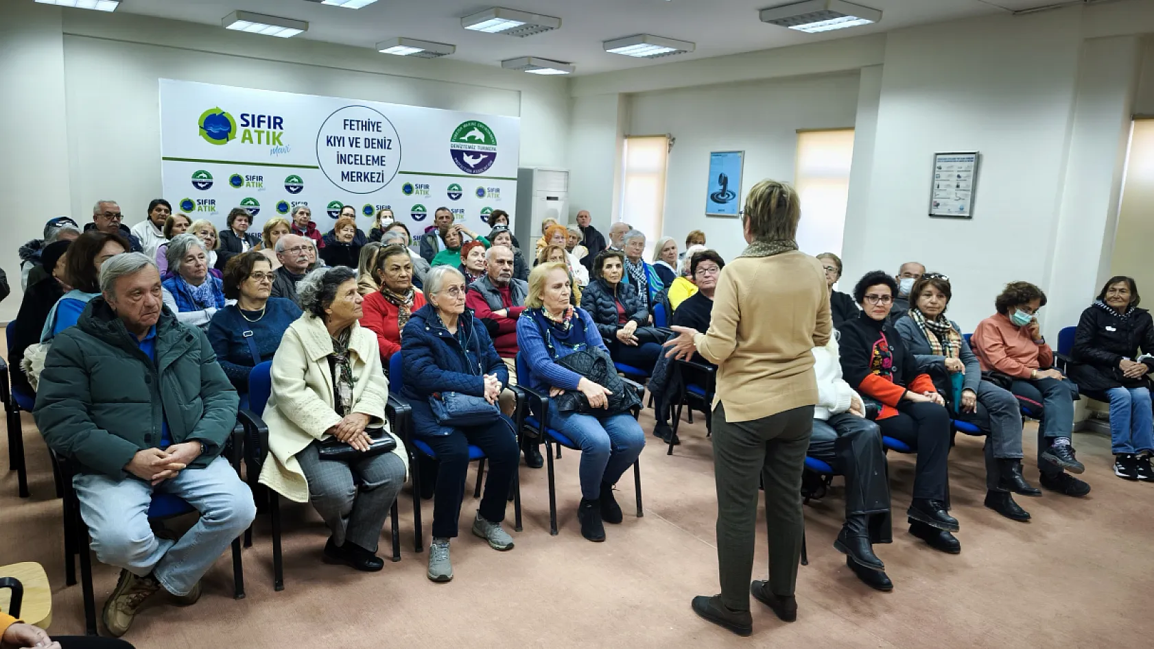 Fethiye'de SAYAP'tan sosyal medya konulu konferans