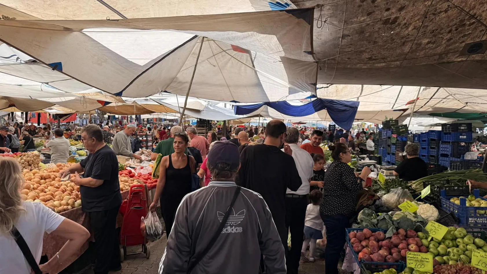 Hıra: 'Fethiye'de yağmur sonrası pazarlar yeniden hareketlendi'
