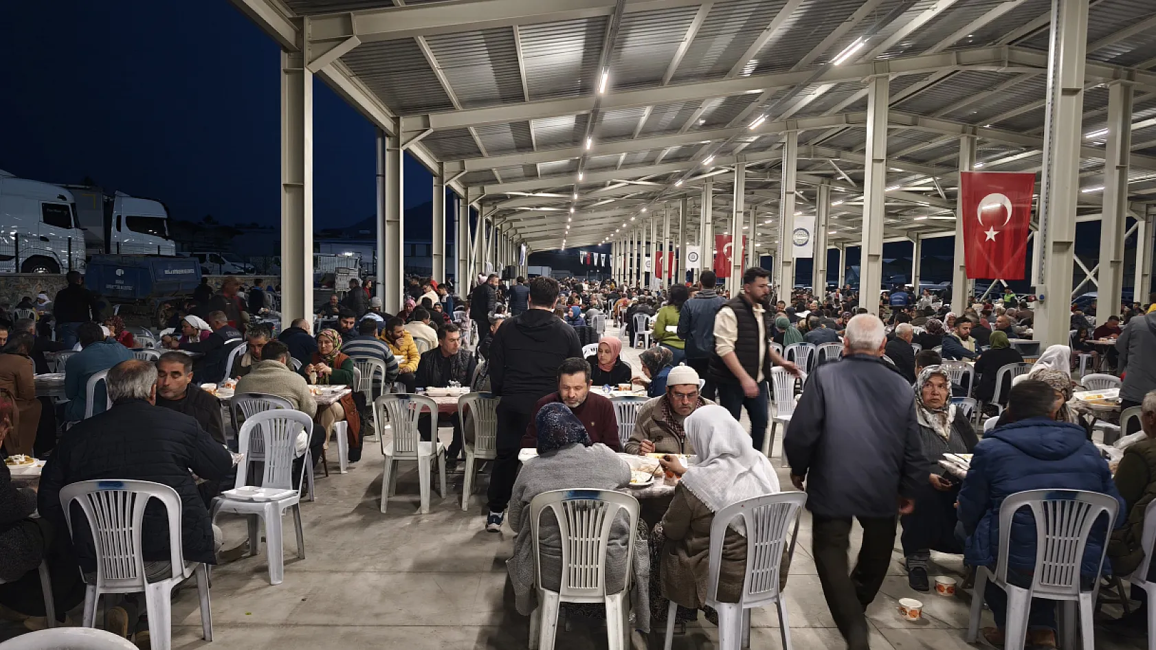 Fethiye Karaçulha Toptancı Hali'nde İftar Buluşmasına Yoğun Katılım