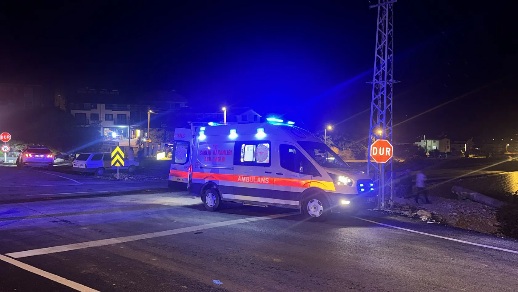 Seydikemer Devlet Hastanesi Kavşağında Trafik Kazası: Yaralılar Hastaneye Kaldırıldı