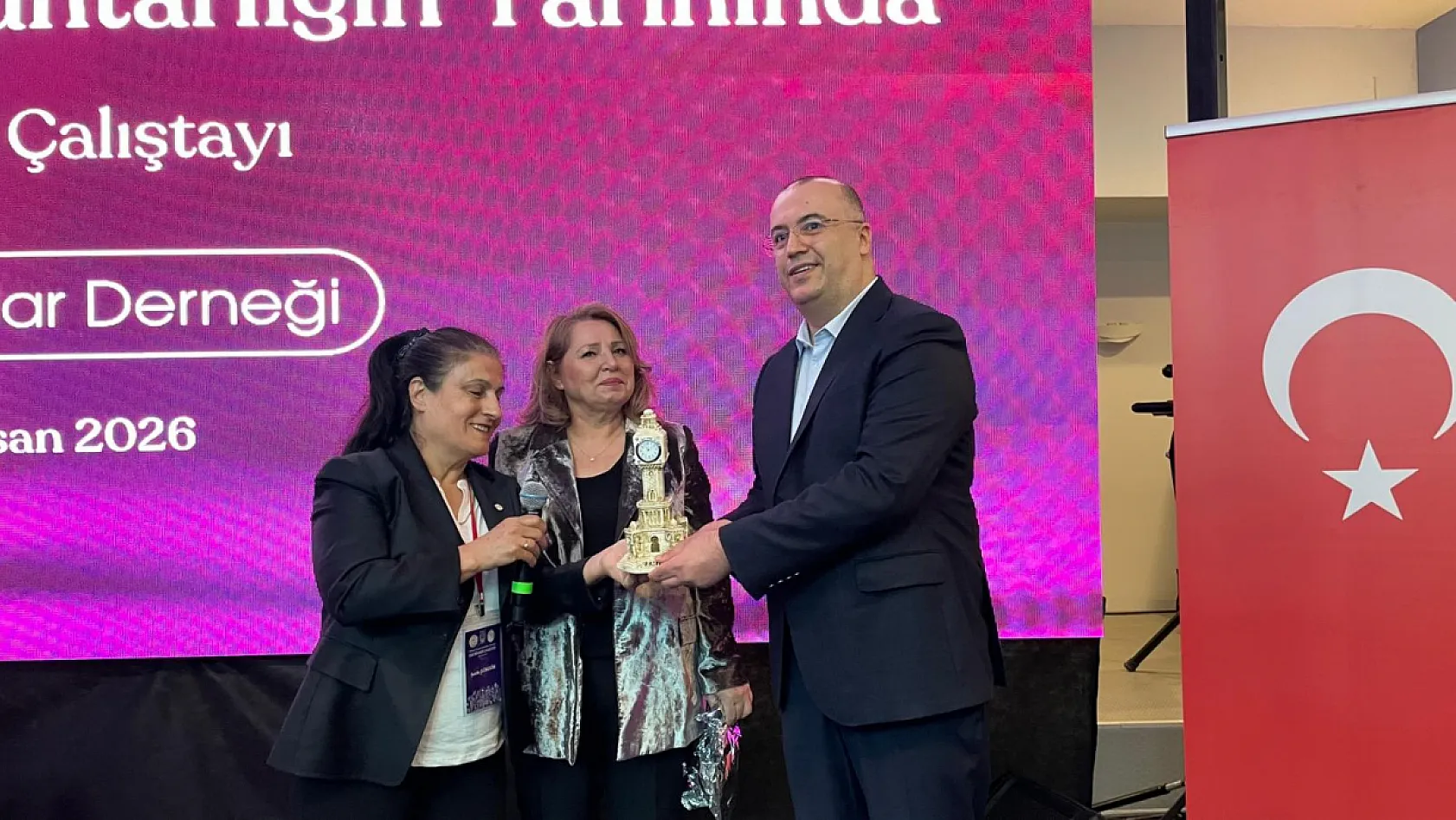 Ege'nin kadın muhtarları Fethiye'de buluştu: 'Muhtarın Yanında, Muhtarlığın Yarınında'