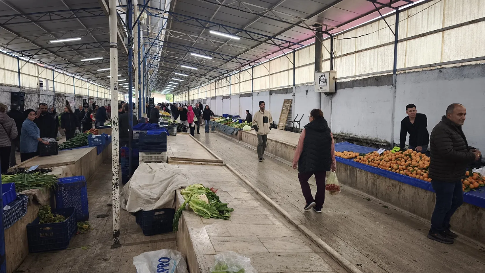 Fethiye Salı pazarı bayramdan dolayı sakin