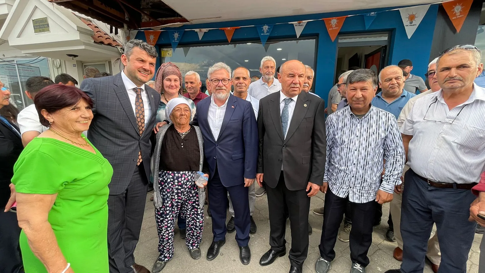 AK Parti Fethiye İlçe Başkanlığı'nda Bayramlaşma Programı Düzenlendi