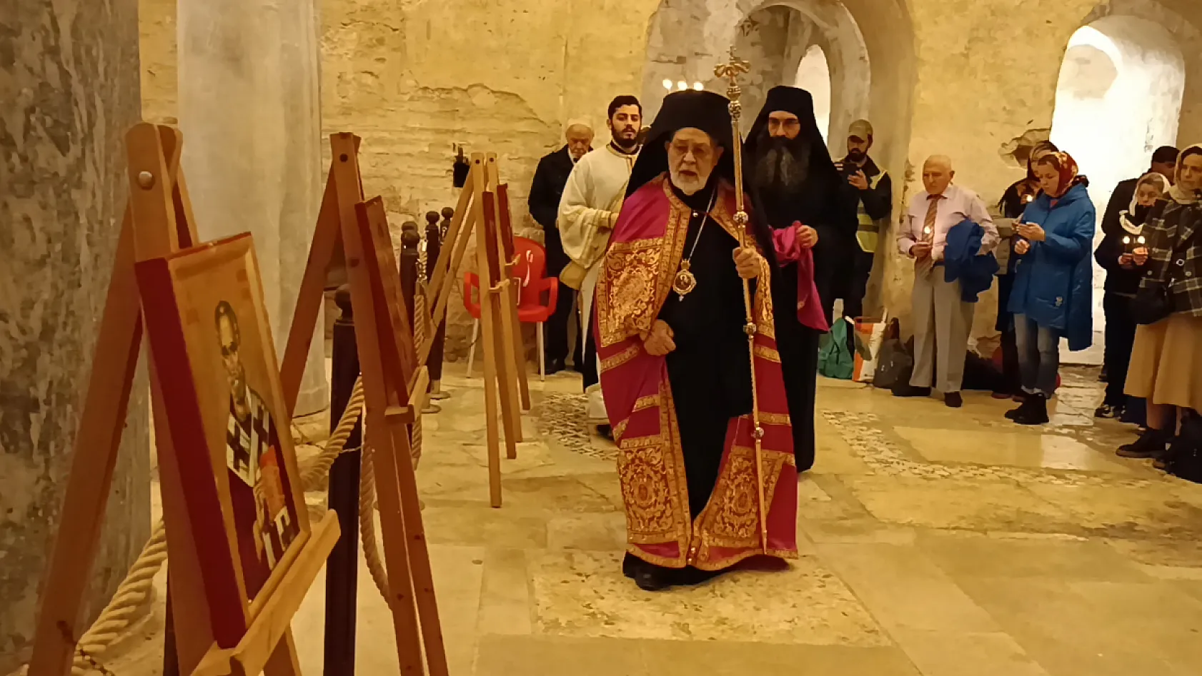 Antalya'da Ortodokslar, 'Noel Baba'nın ölüm yıl dönümünde ayin yaptı