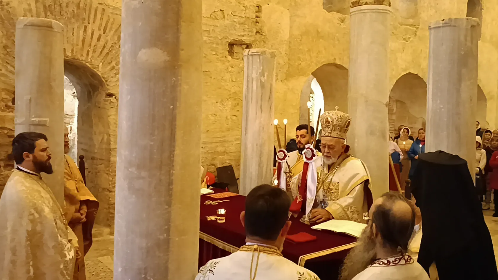 Antalya'da Ortodokslar, 'Noel Baba'nın ölüm yıl dönümünde ayin yaptı