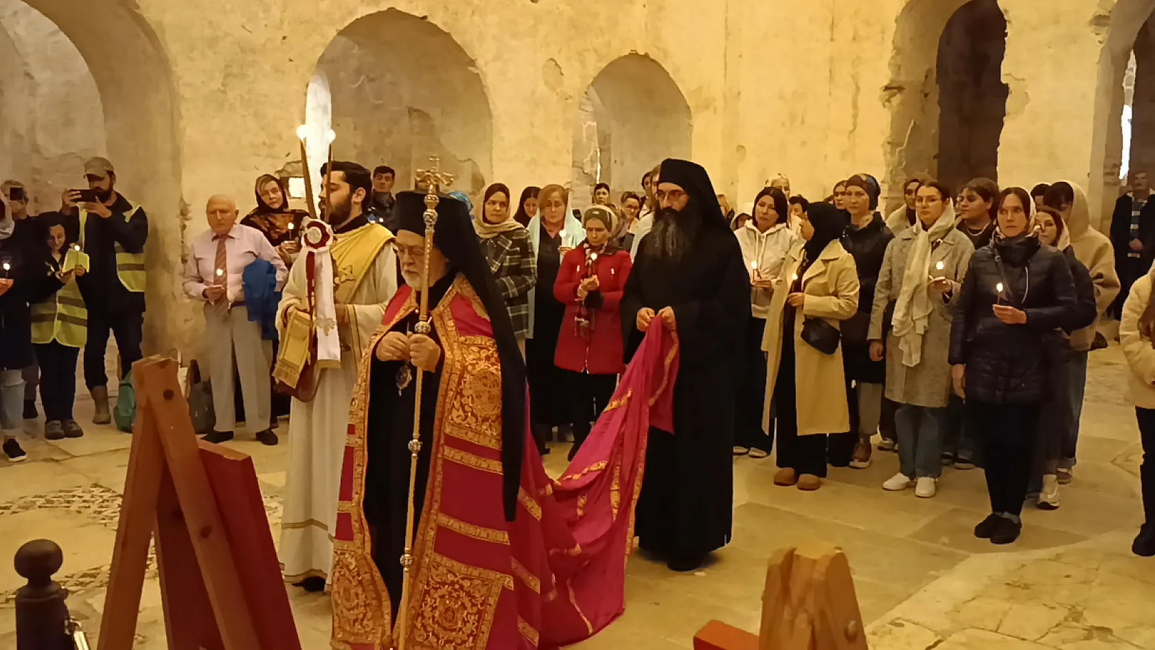 Antalya'da Ortodokslar, 'Noel Baba'nın ölüm yıl dönümünde ayin yaptı