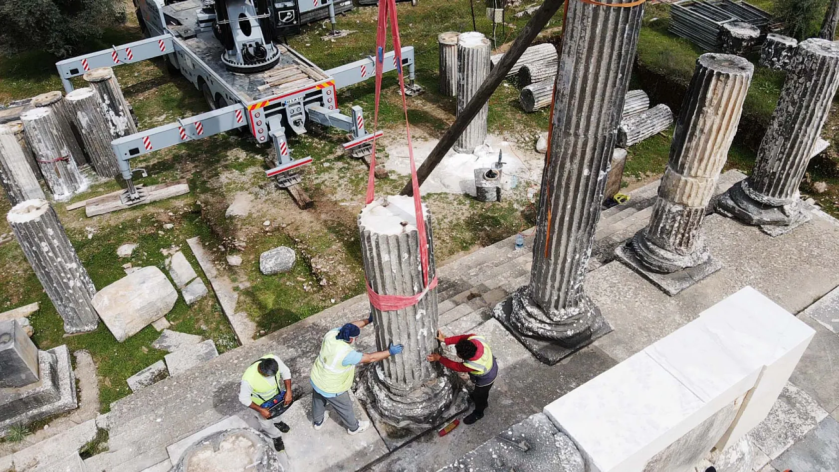 Zeus Tapınağı restore edilen sütunlarıyla eski ihtişamına kavuşacak