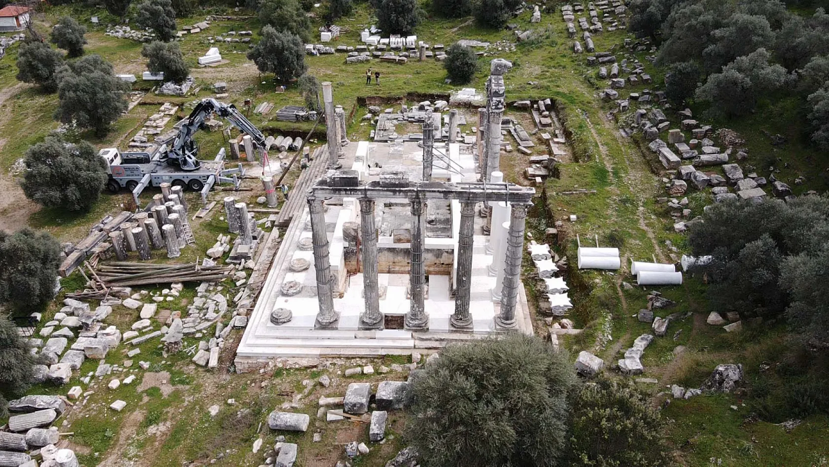 Zeus Tapınağı restore edilen sütunlarıyla eski ihtişamına kavuşacak