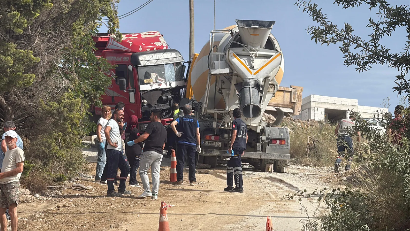Bodrum'da beton mikseri ile kamyonetin arasında sıkışan kişi öldü