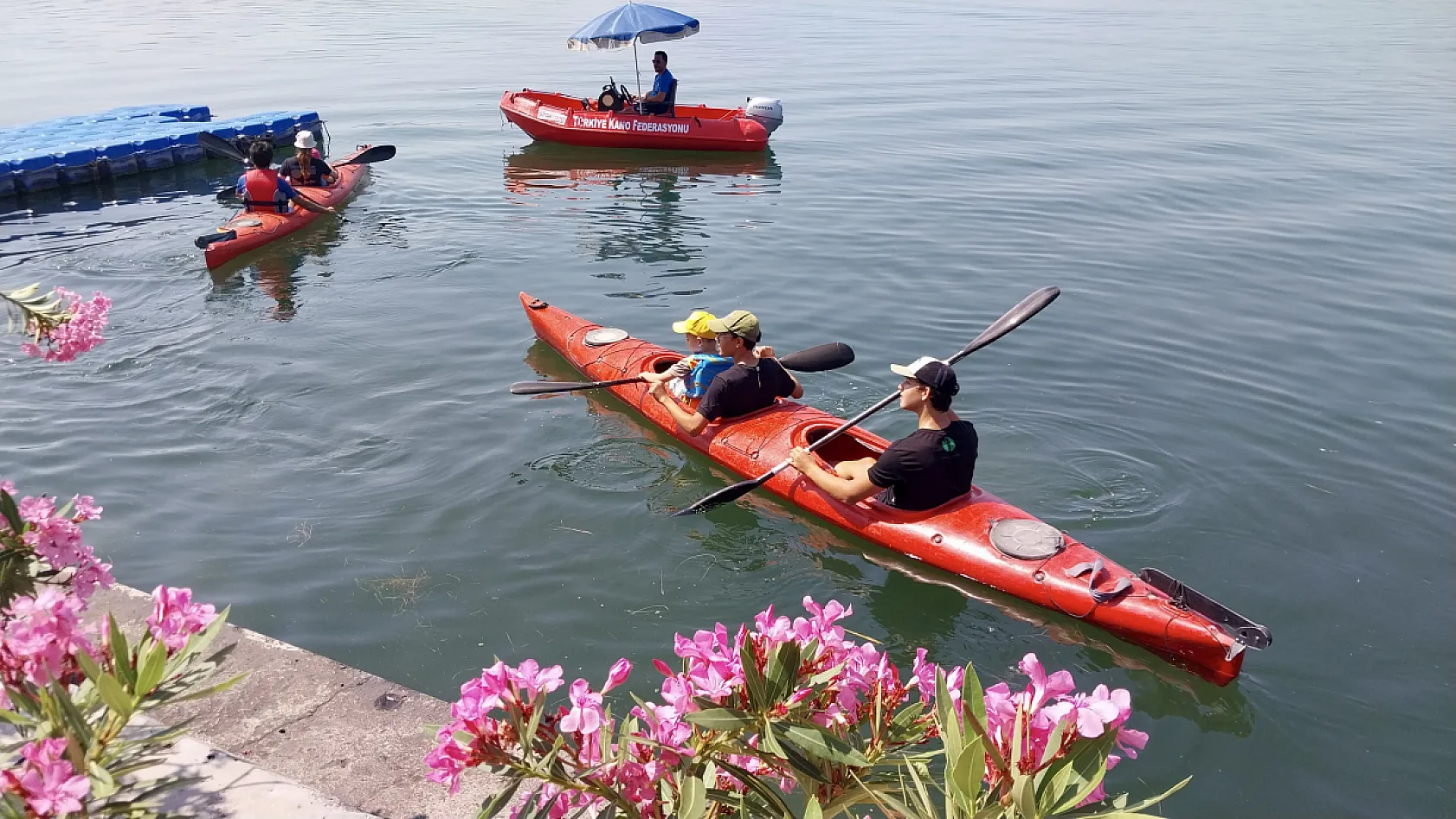 Muğla'da anaokulu öğrencileri kürek çekti