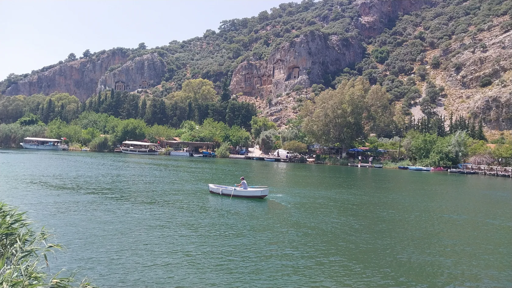 Muğla'daki Dalyan Kanalı'nda elektrikli tekne projesi