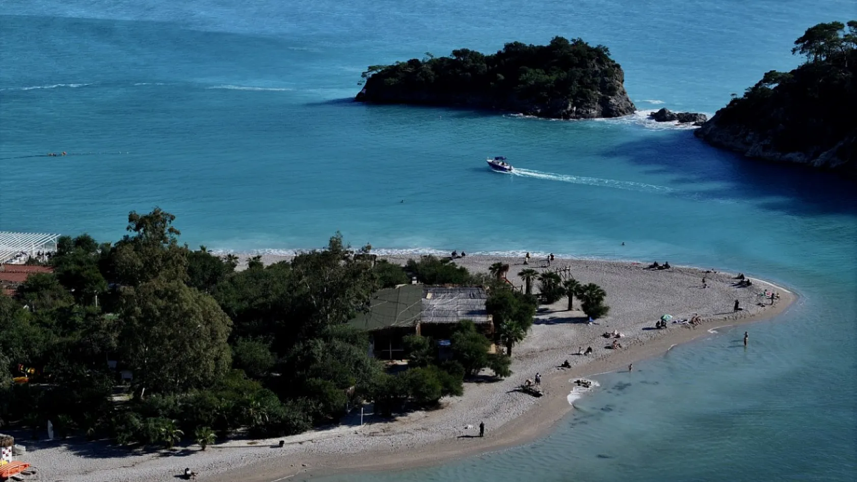 Fethiye'de Ölüdeniz'in rengi turkuaza döndü