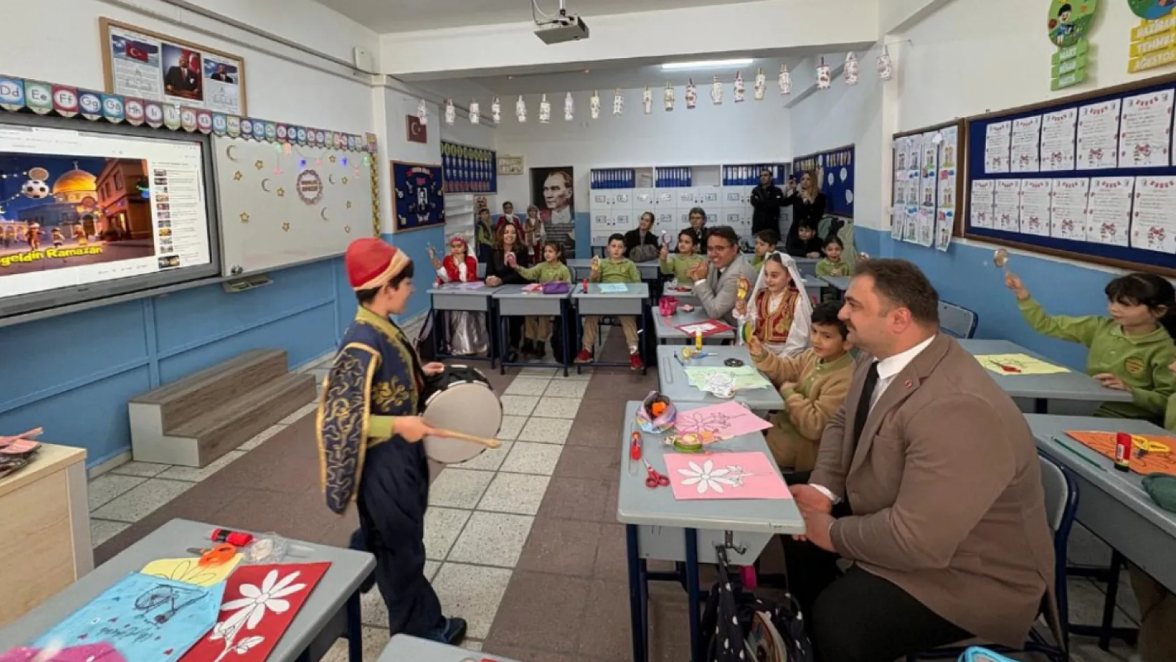 Marmaris'te ilkokul öğrencilerinden 'Maarifin Kalbinde Ramazan' etkinliği