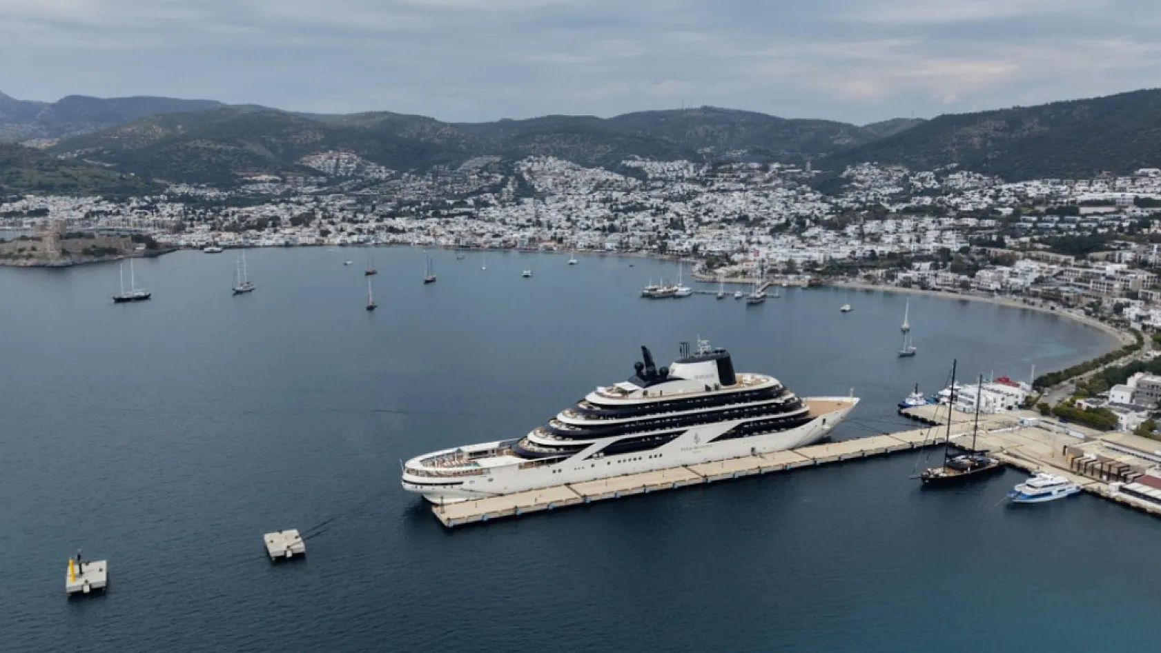 Bodrum'a 'Four Seasons 1' kruvaziyeriyle 137 yolcu geldi