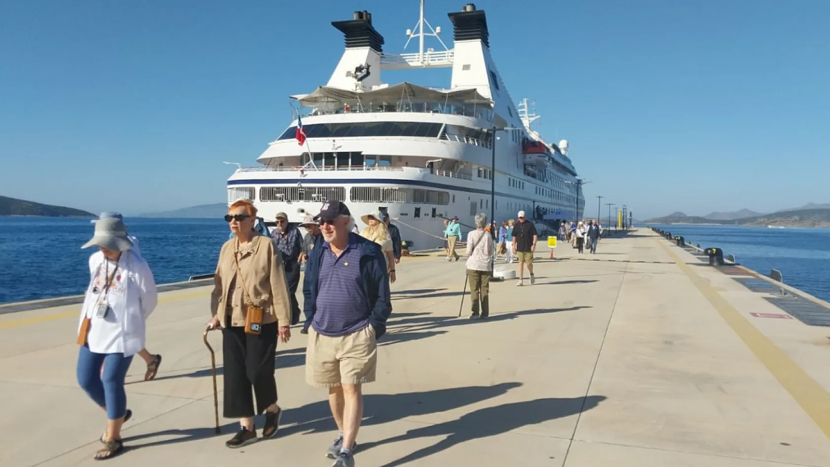 Bodrum'a 'Star Legend' kruvaziyeriyle 274 turist geldi