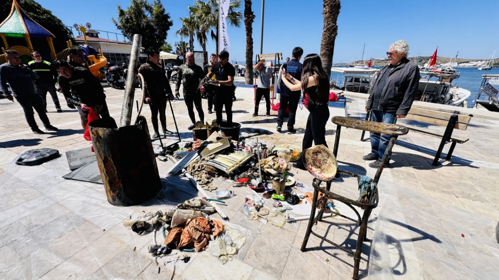 Bodrum'da dalgıçlar denizden 250 kilogram atık çıkardı