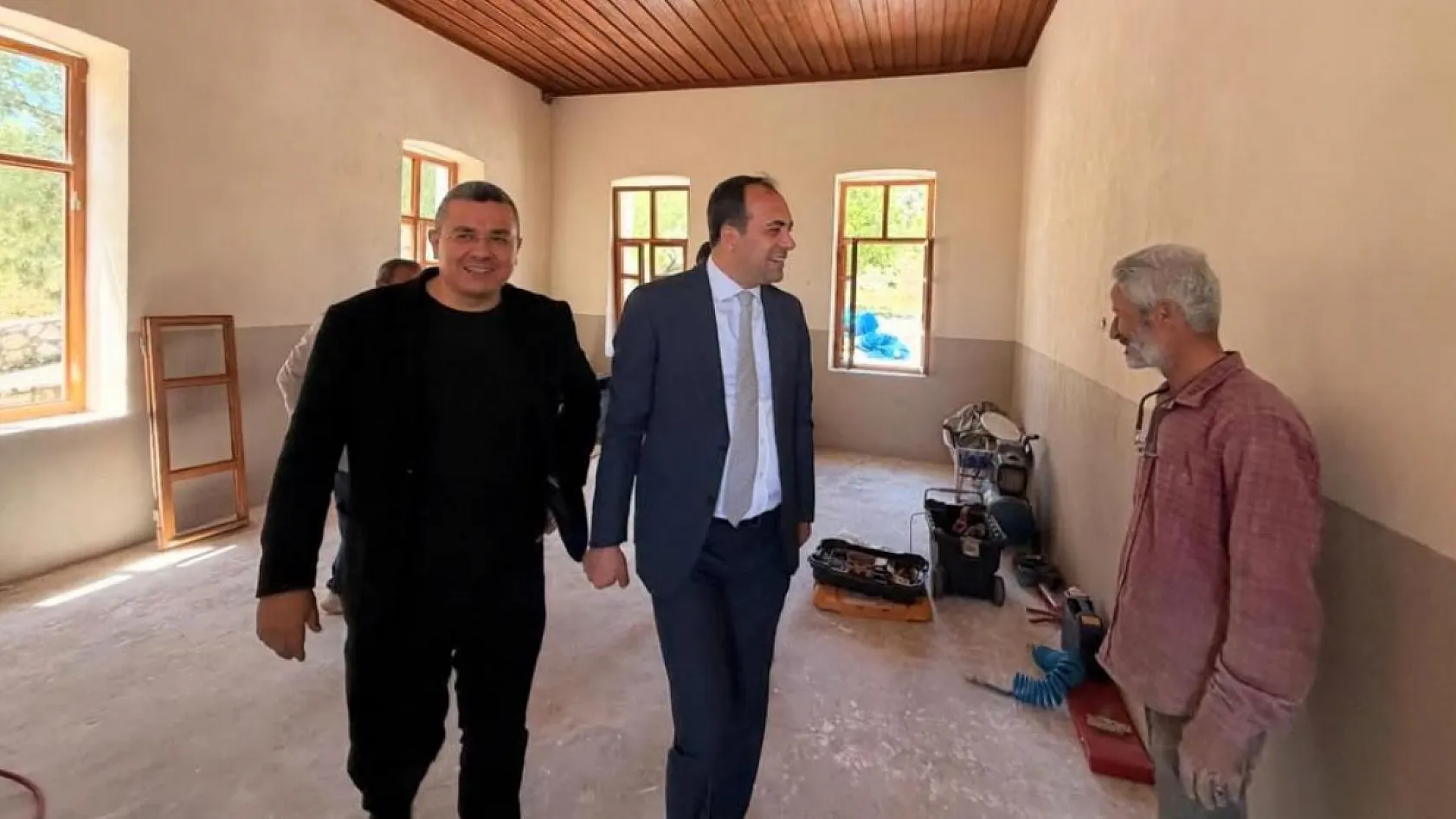 Datça Kaymakamı Atıcı, Çeşme İlkokulu'nda incelemelerde bulundu