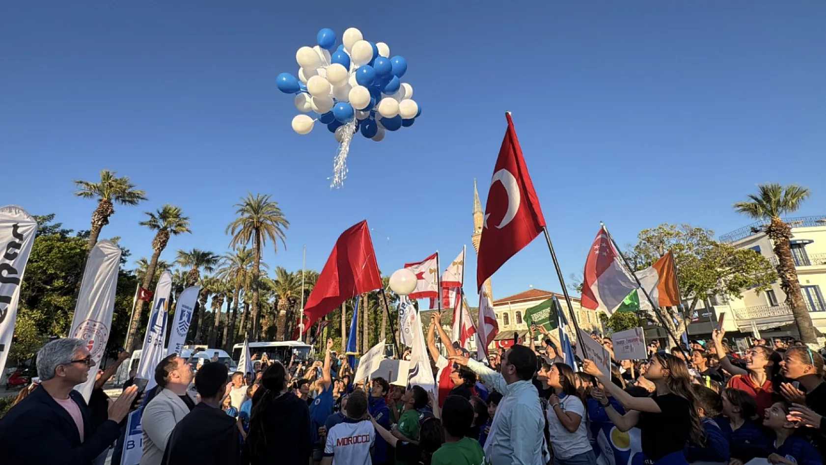 14. Bodrum Uluslararası Optimist Yarışları'nın kortej yürüyüşü yapıldı