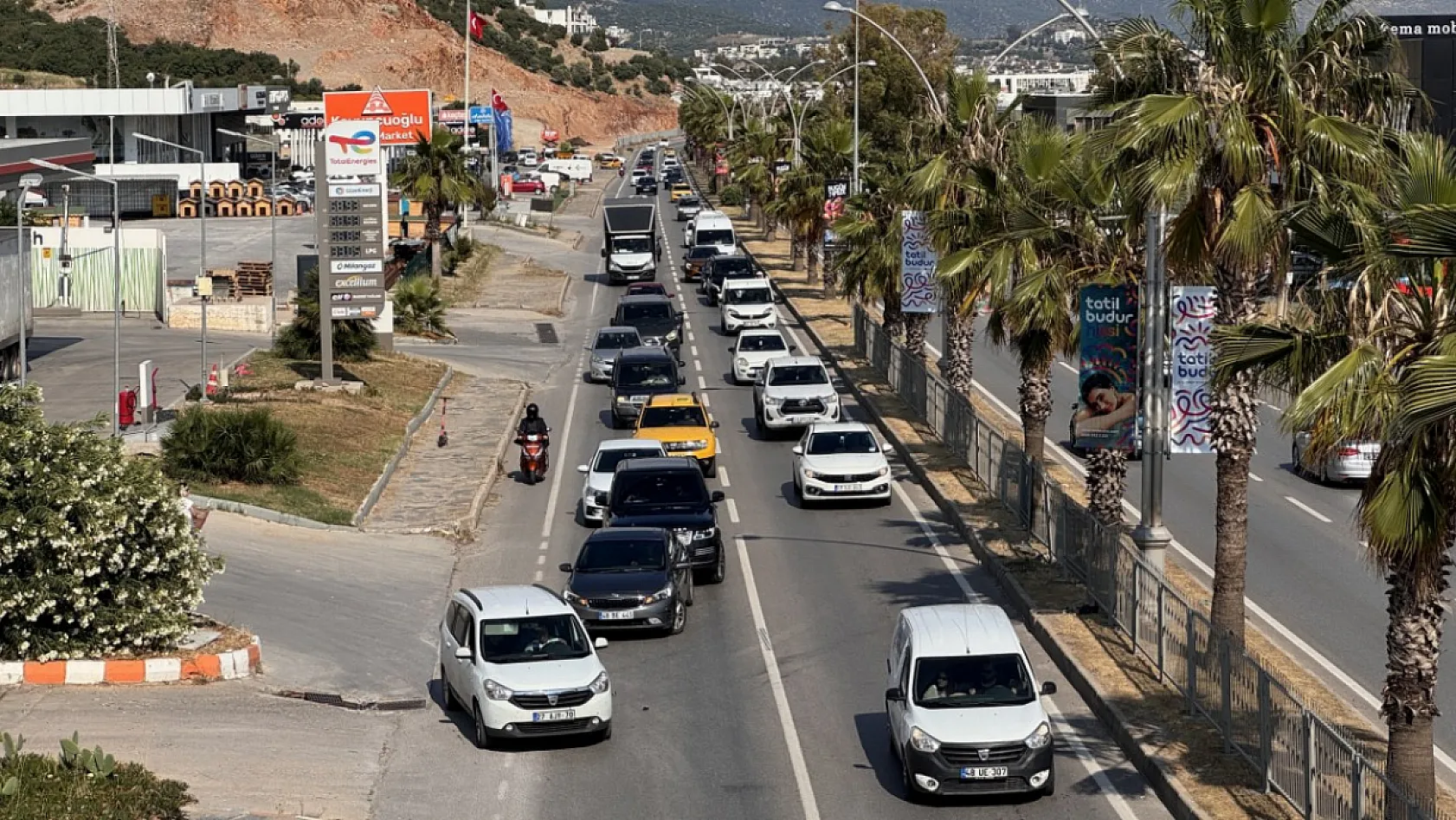 Muğla'da Bayram Yoğunluğu: Bodrum, Marmaris ve Fethiye'de Araç Girişi Arttı