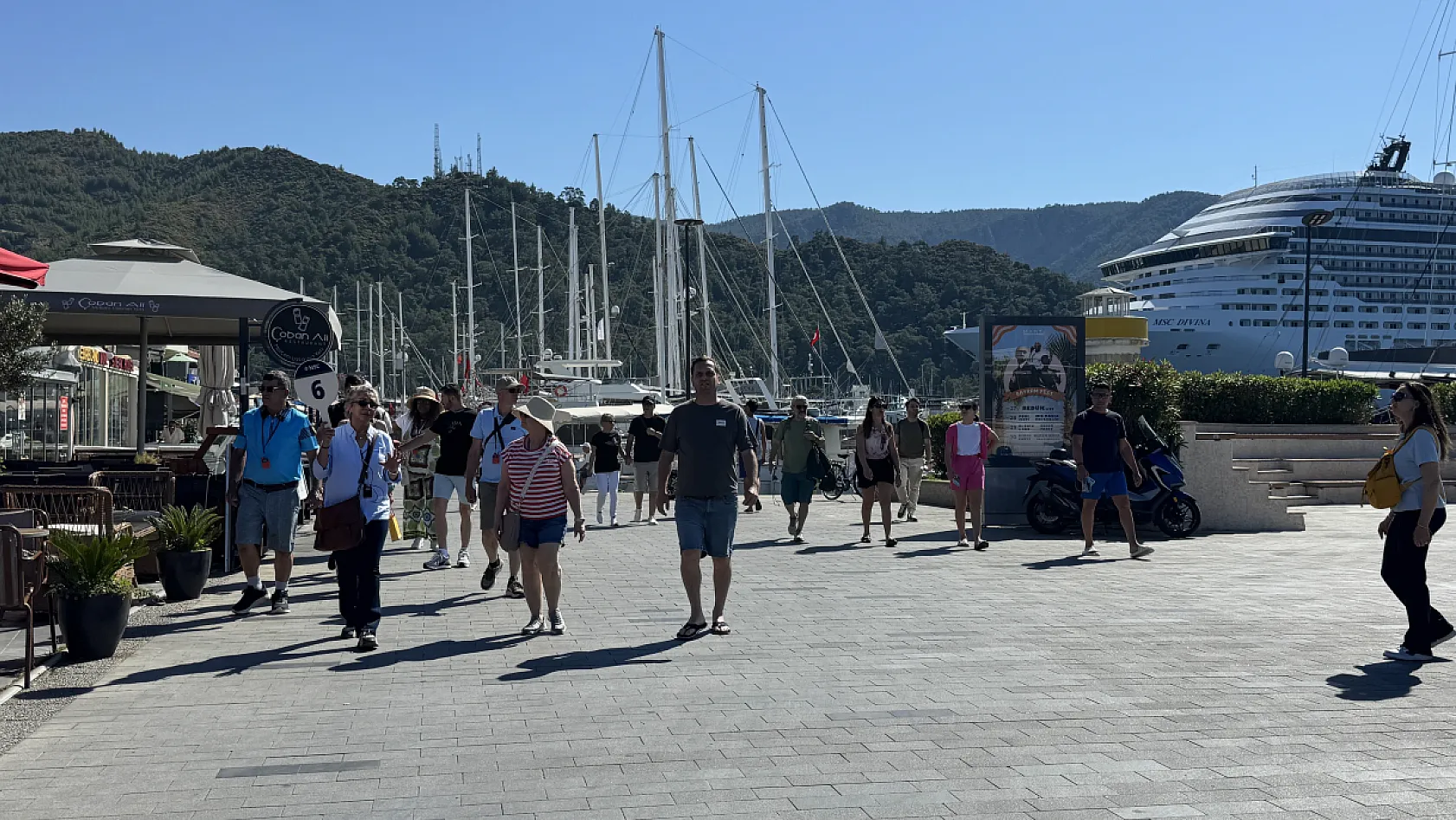 Marmaris'e 'MSC Divina' kruvaziyeri 3 bin 786 turistle geldi