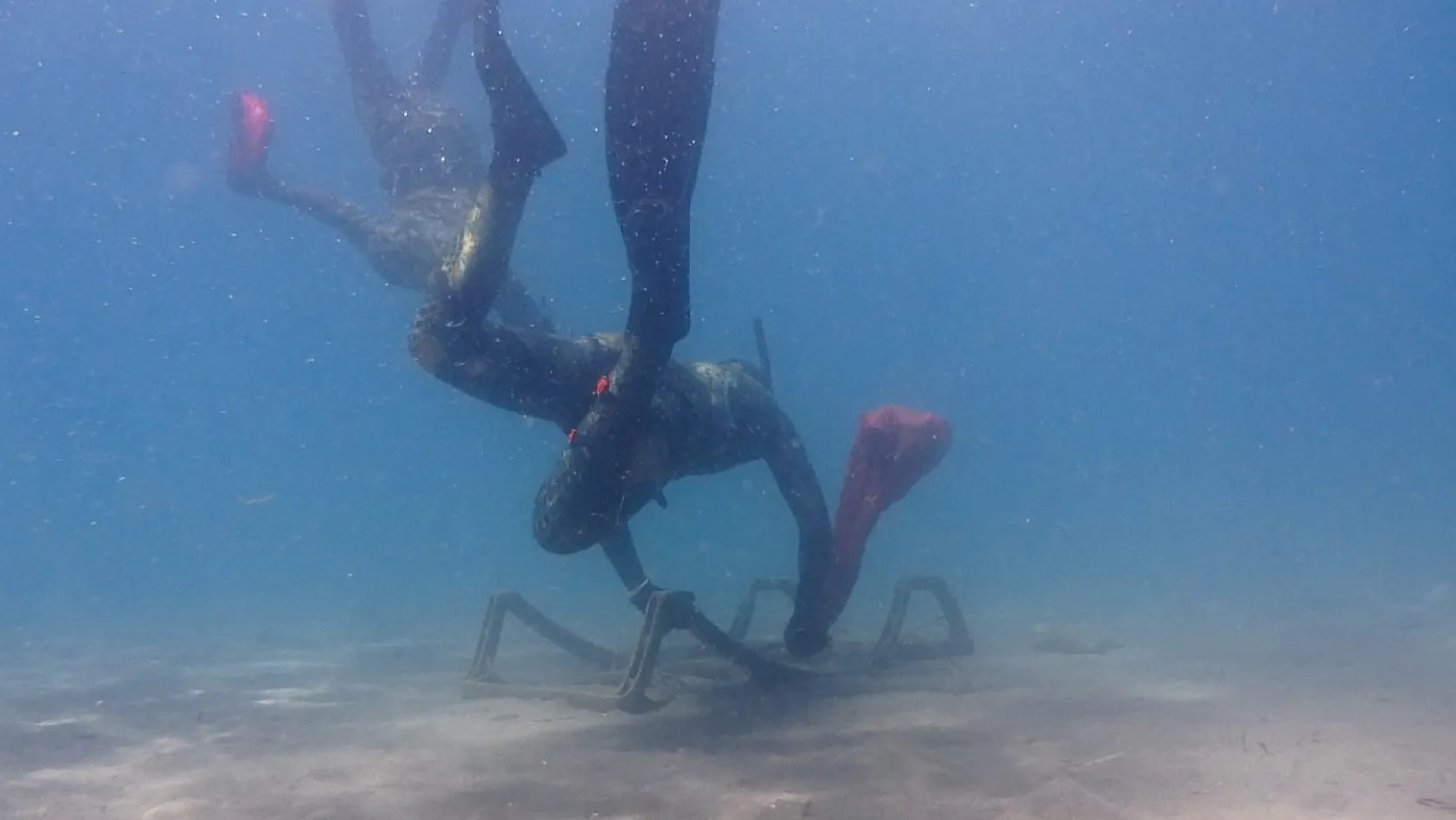 Bodrum'da dalgıçlar denizden 250 kilogram atık çıkardı