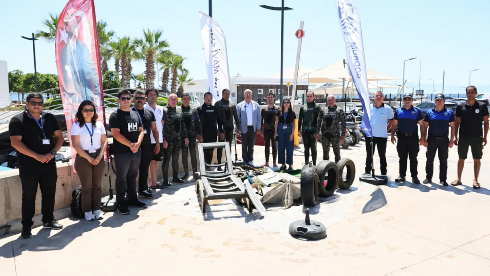 Bodrum'da dalgıçlar denizden 250 kilogram atık çıkardı