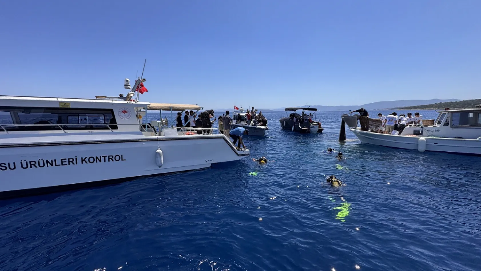 Muğla Valisi Akbıyık'ın katılımıyla Bodrum'da hayalet ağ ve deniz temizliği yapıldı