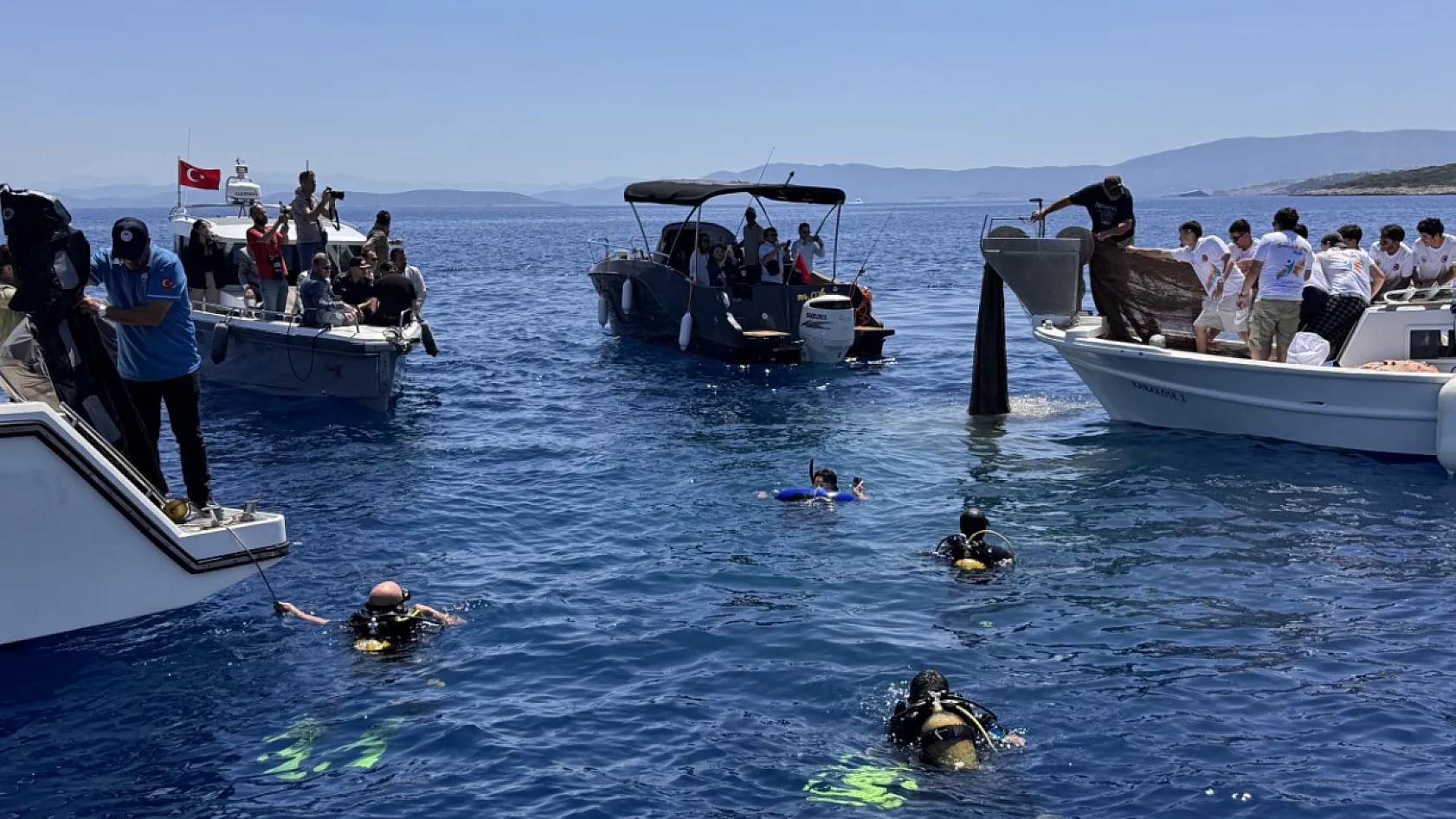 Muğla Valisi Akbıyık'ın katılımıyla Bodrum'da hayalet ağ ve deniz temizliği yapıldı