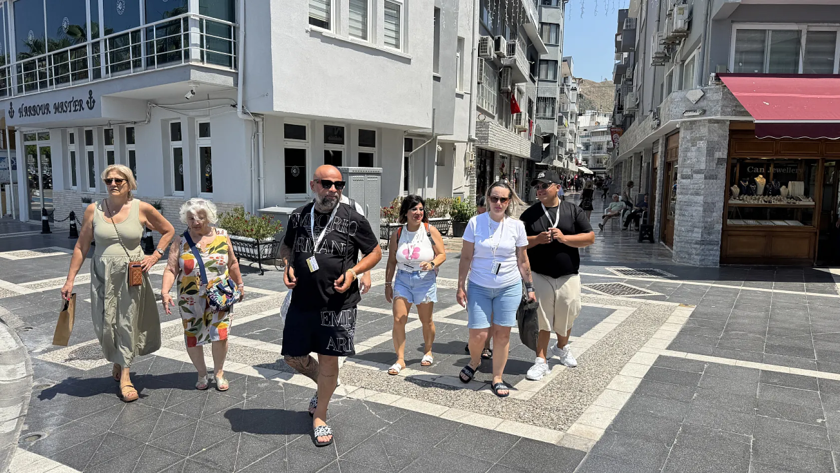 Marmaris'e 'MSC Divina' kruvaziyeriyle 3 bin 899 turist geldi