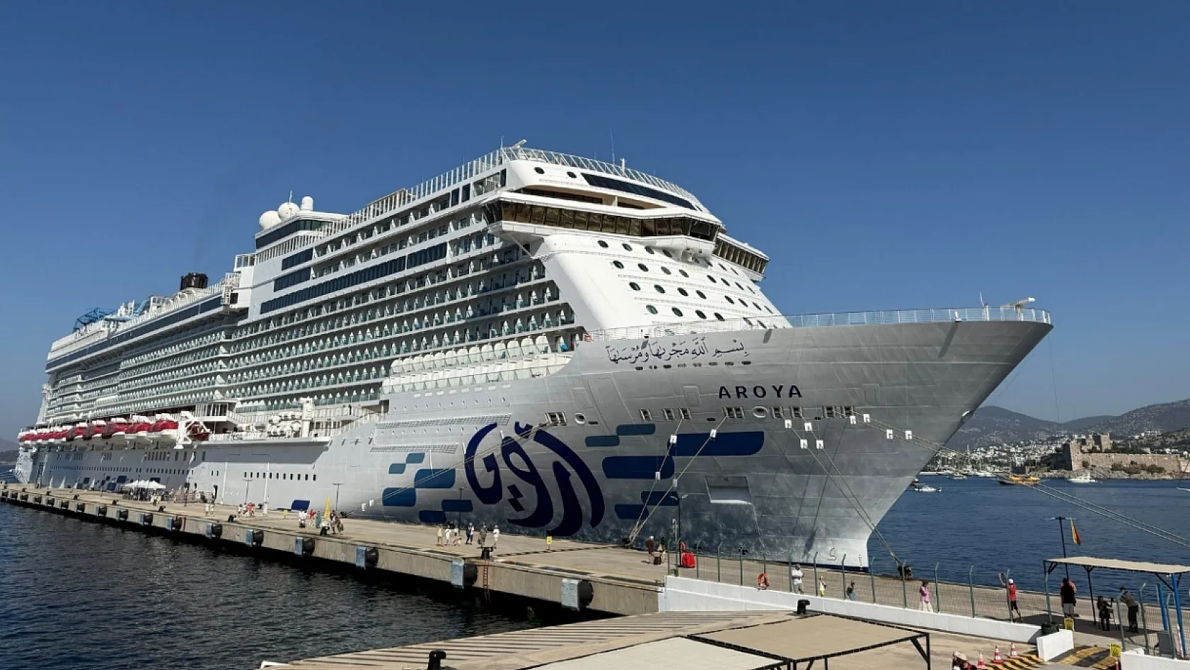 'Aroya' kruvaziyeri Bodrum'a 2 bin 671 turist getirdi