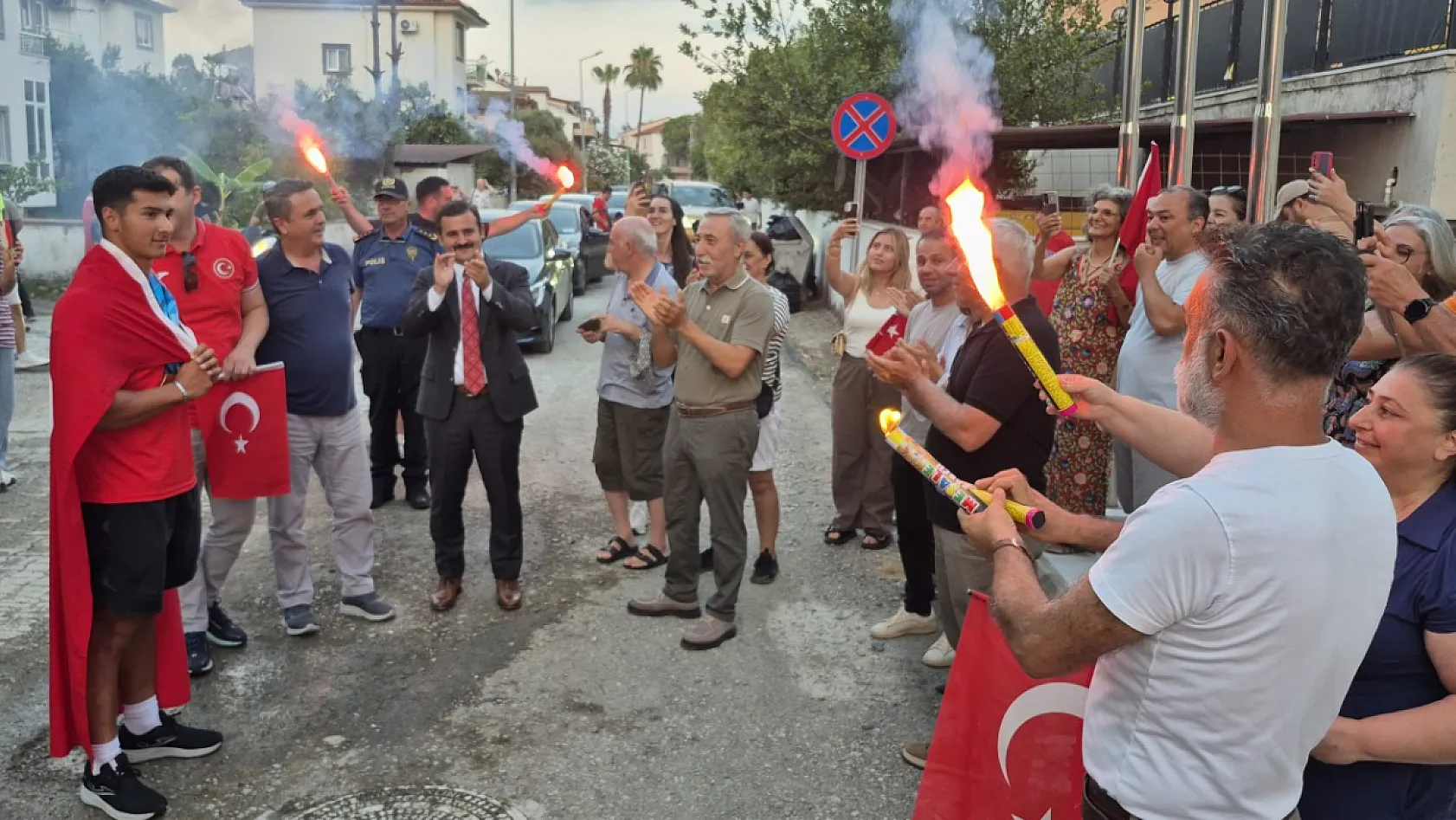 Türk kanosu adına ilke imza atan Rahmi Kaan Karahan, Muğla'da törenle karşılandı