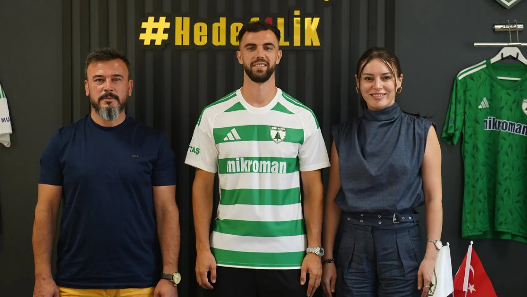 Muğlaspor, Jurgen Çelhaka'yı renklerine bağladı