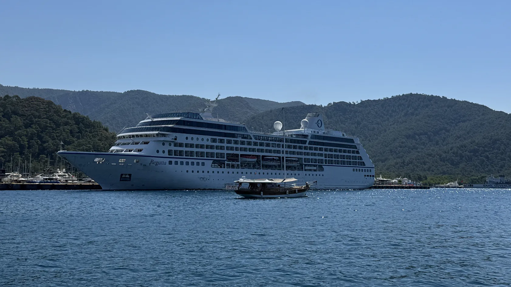 'Regatta' kruvaziyeri Marmaris'e 481 yolcusuyla geldi