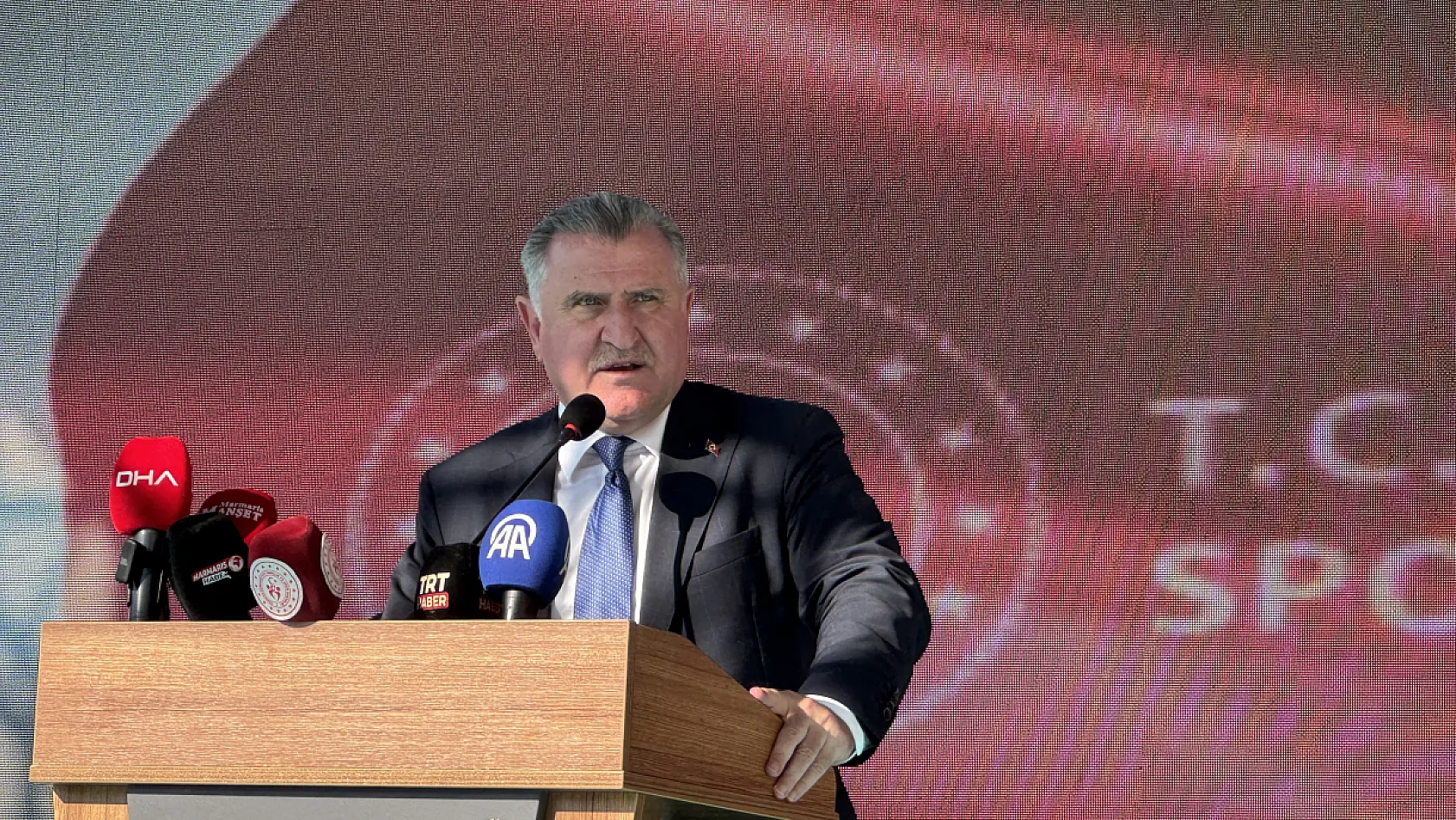 Bakan Osman Aşkın Bak'tan Marmaris'e Olimpik Yüzme Havuzu Müjdesi