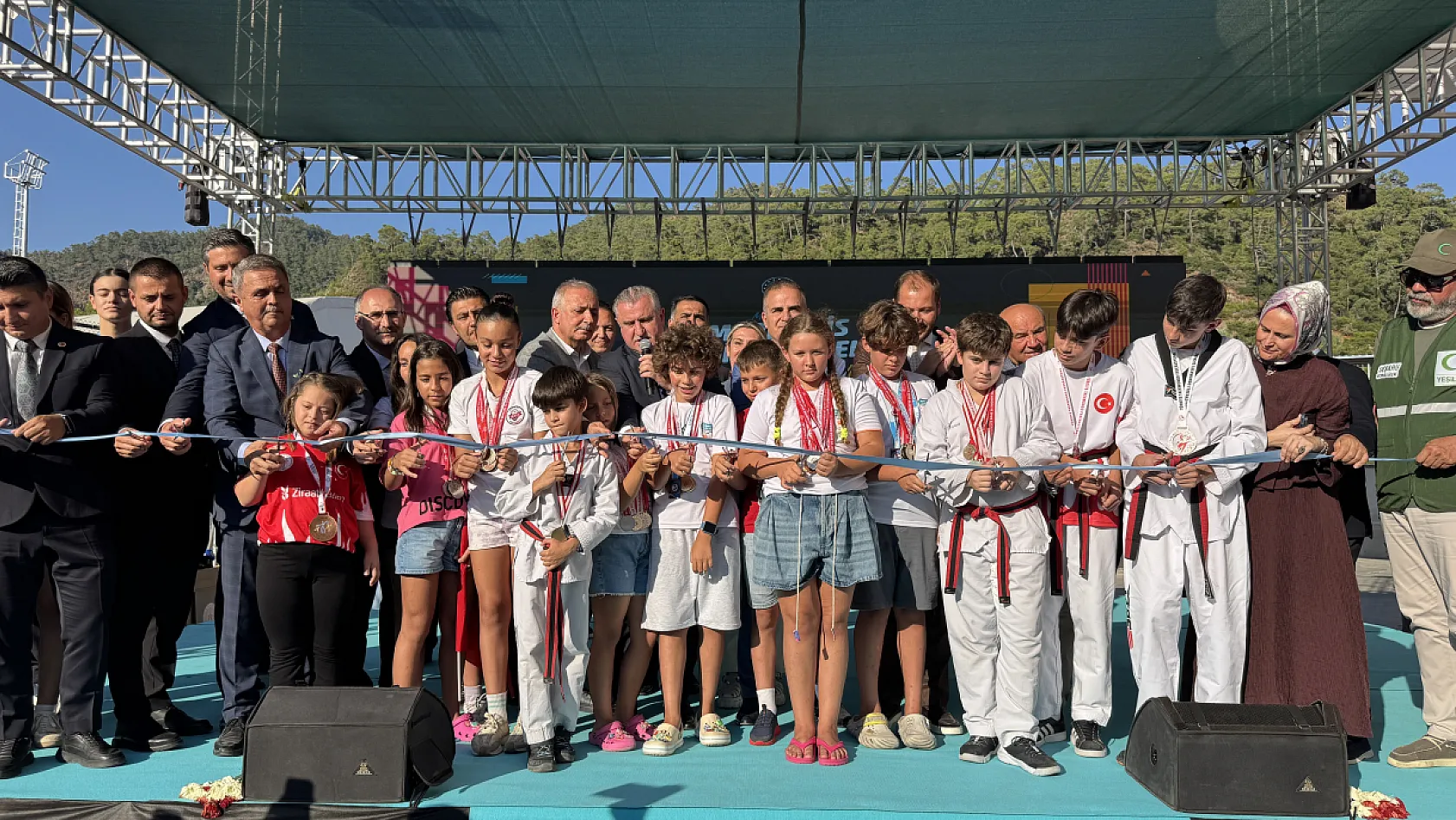 Bakan Osman Aşkın Bak'tan Marmaris'e Olimpik Yüzme Havuzu Müjdesi