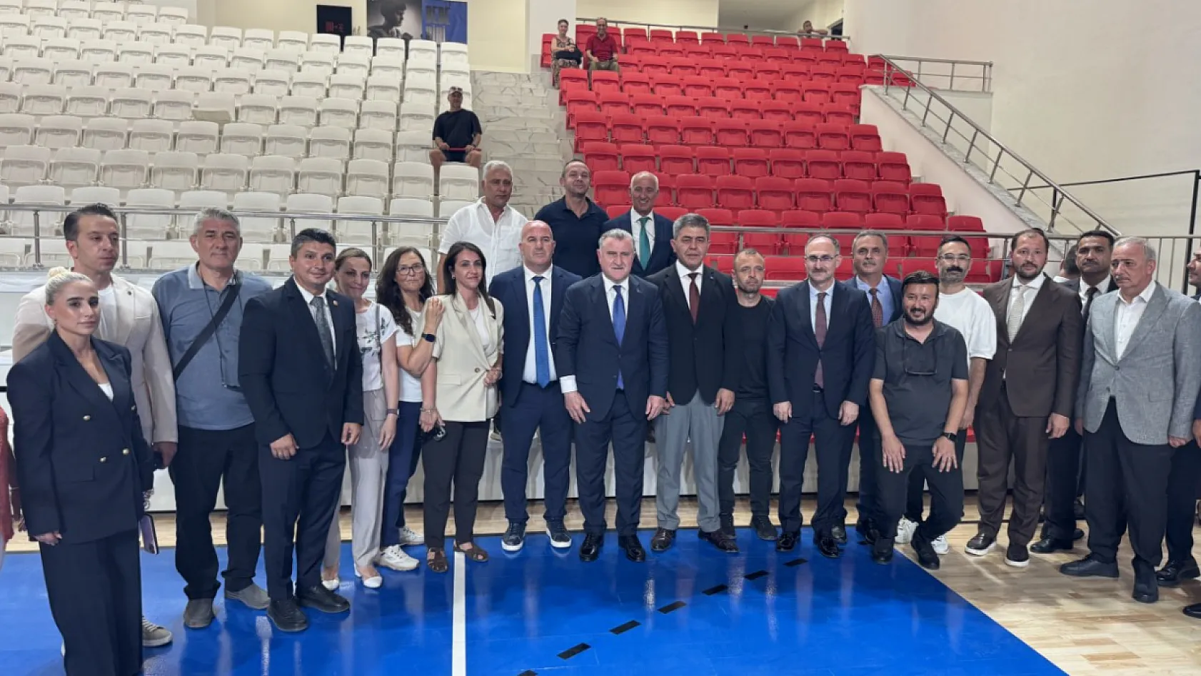 Bakan Osman Aşkın Bak'tan Marmaris'e Olimpik Yüzme Havuzu Müjdesi