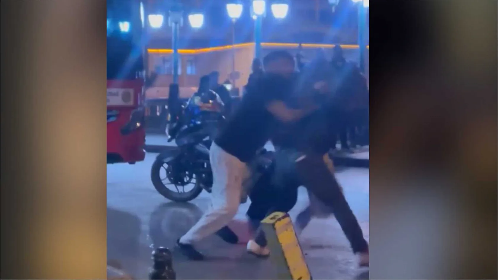 Talihsiz genç, tartışıp özür dilediği bıçaklı saldırgandan kaçamadı