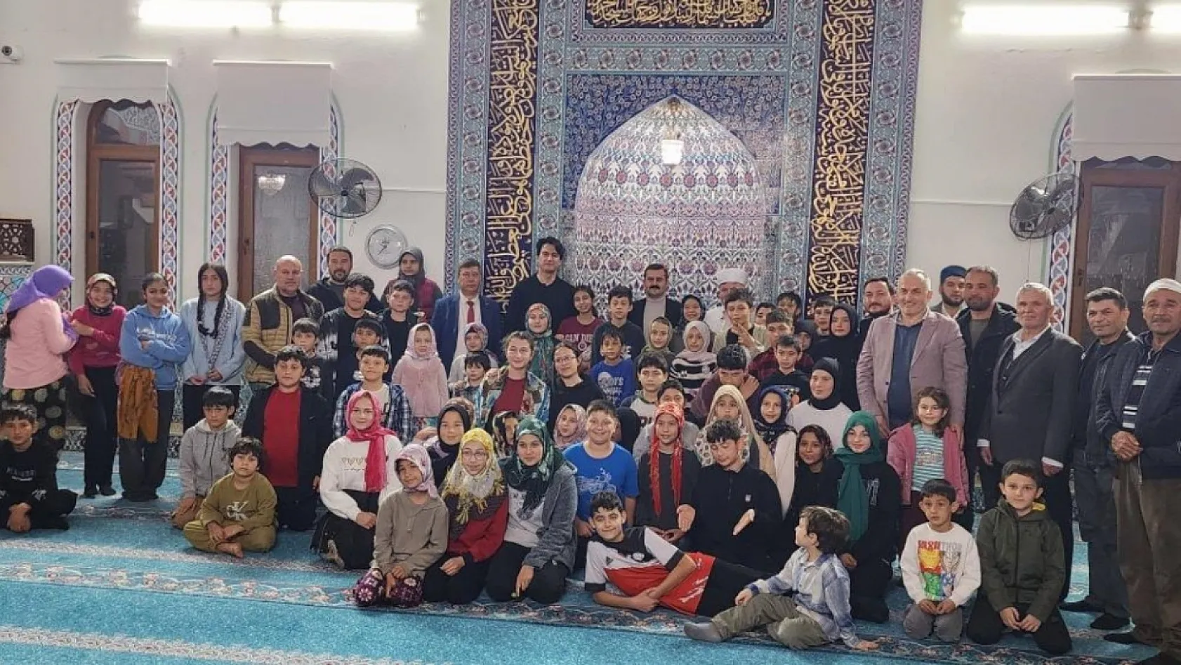 Köyceğiz'de çocuklar teravihte buluştu